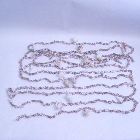 Seashell Umbonium Shell Garland - Picture 2 of 9